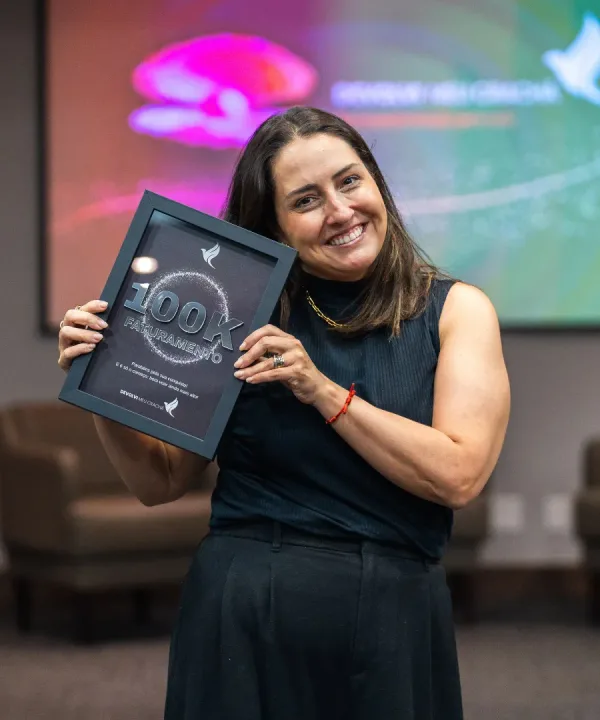 Placa de faturamento de 100 mil