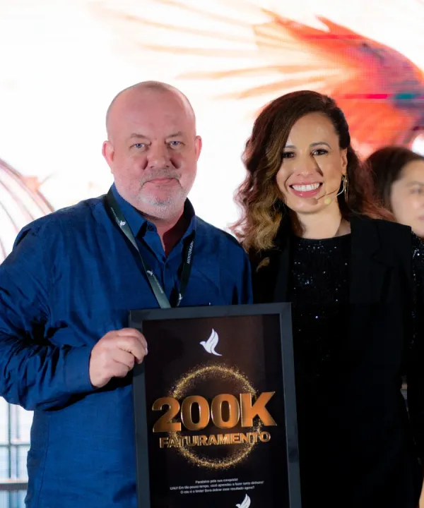 Placa de faturamento de 200 mil