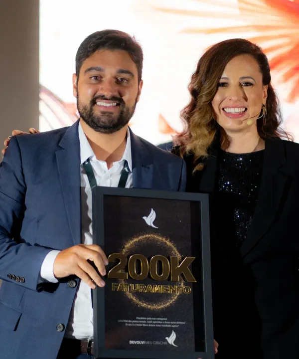 Placa de faturamento de 200 mil